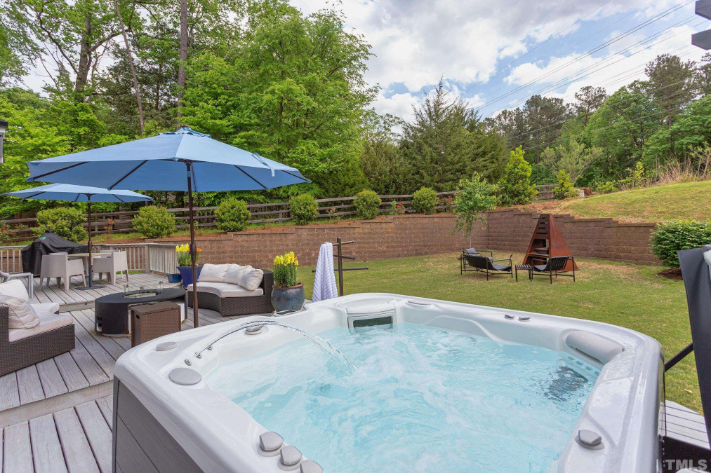209 Everam Ct Chapel Hill, NC 27516