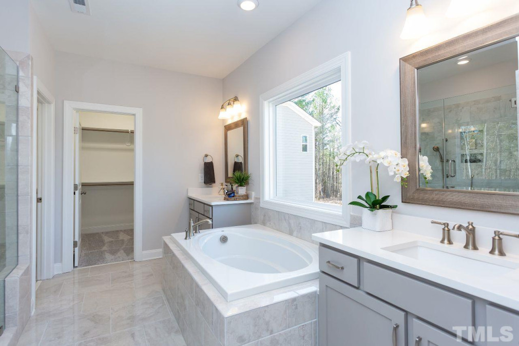 6829 Sleeping Meadow Ln Holly Springs, NC 27540