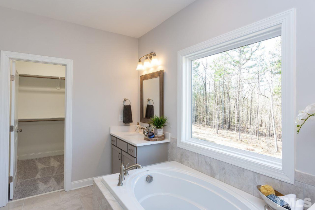 6829 Sleeping Meadow Ln Holly Springs, NC 27540