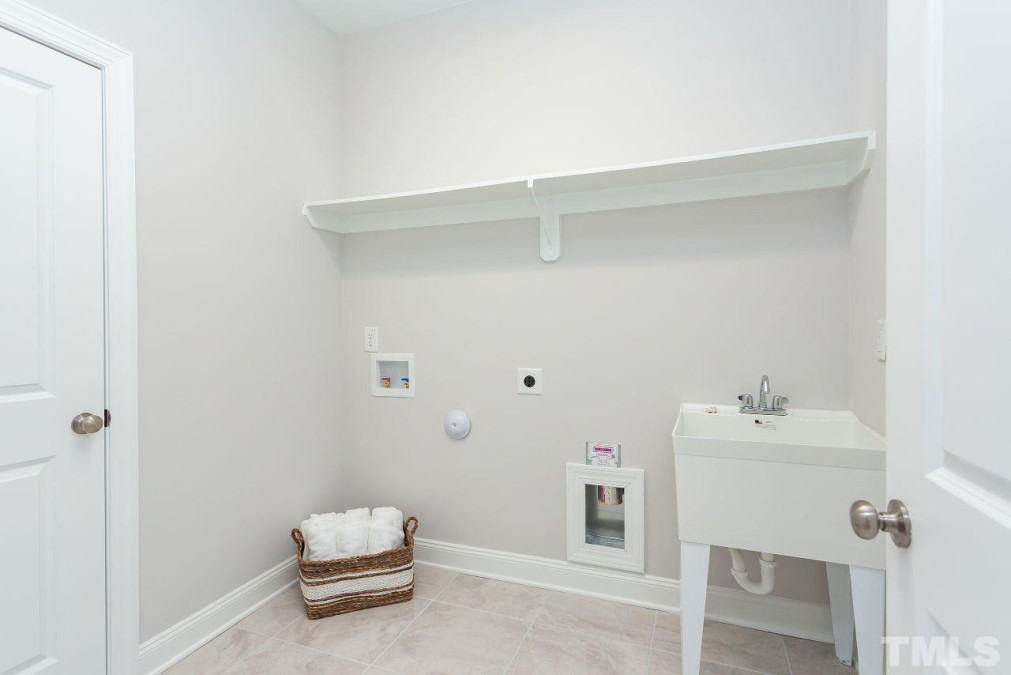 6829 Sleeping Meadow Ln Holly Springs, NC 27540