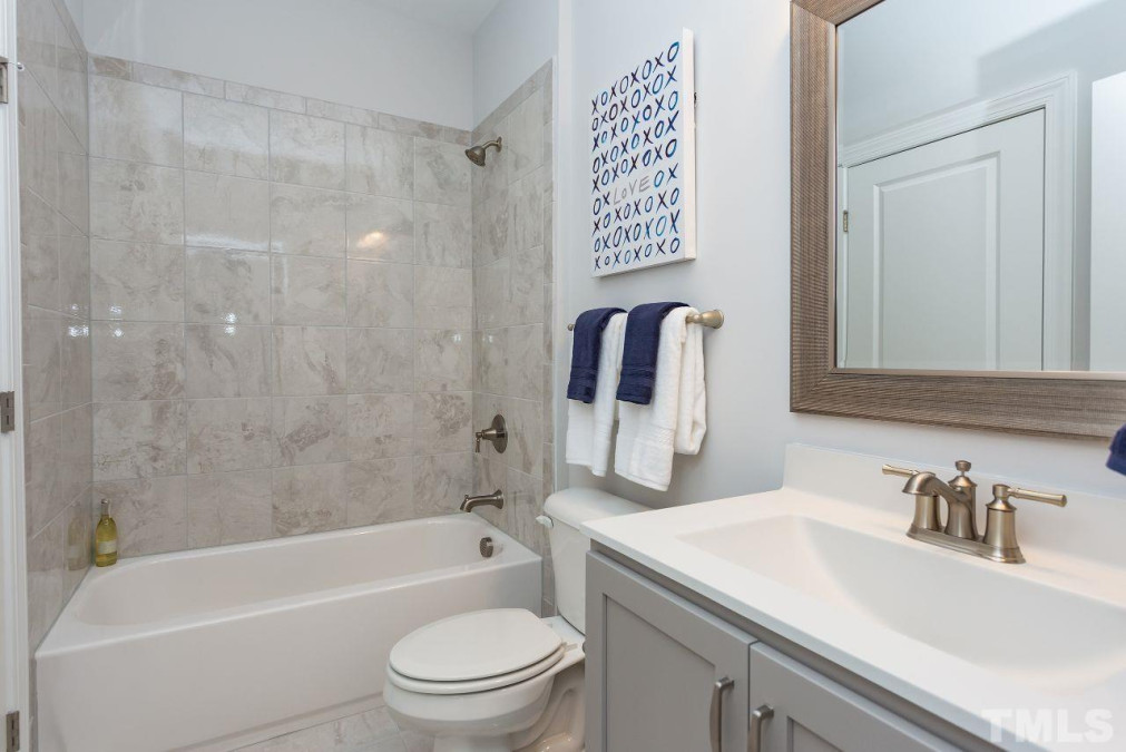 6829 Sleeping Meadow Ln Holly Springs, NC 27540