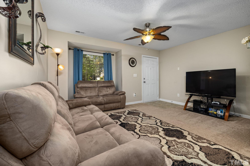 2928 Faversham Pl Raleigh, NC 27604