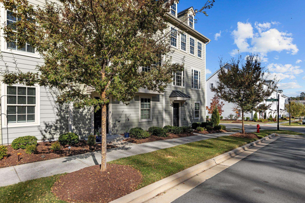 1139 Bradburn Durham, NC 27713
