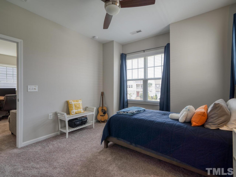 424 Holding Creek Dr Wake Forest, NC 27587