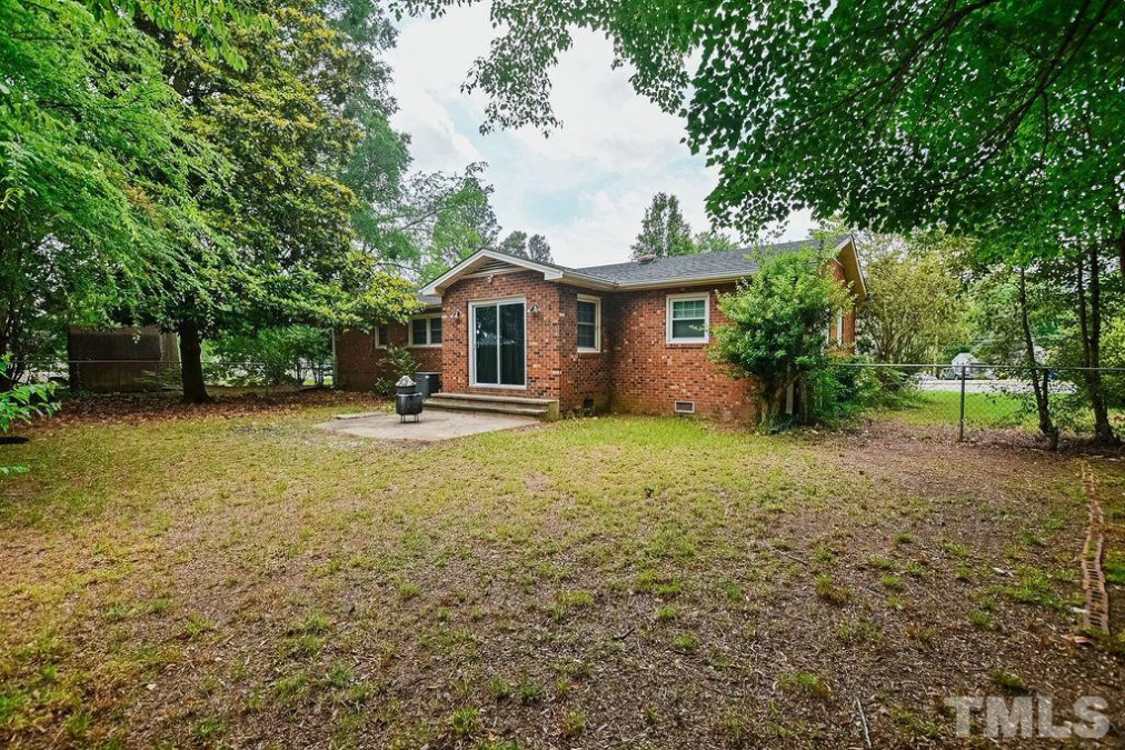 402 Holt Ave Graham, NC 27253