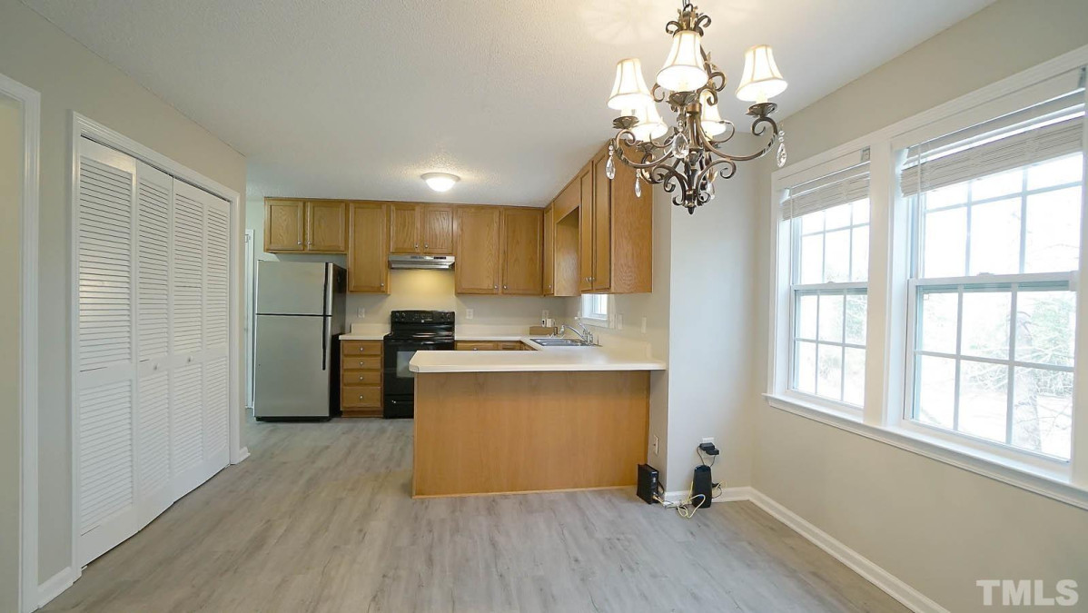 35 Rocky Pointe Ct Fuquay Varina, NC 27526