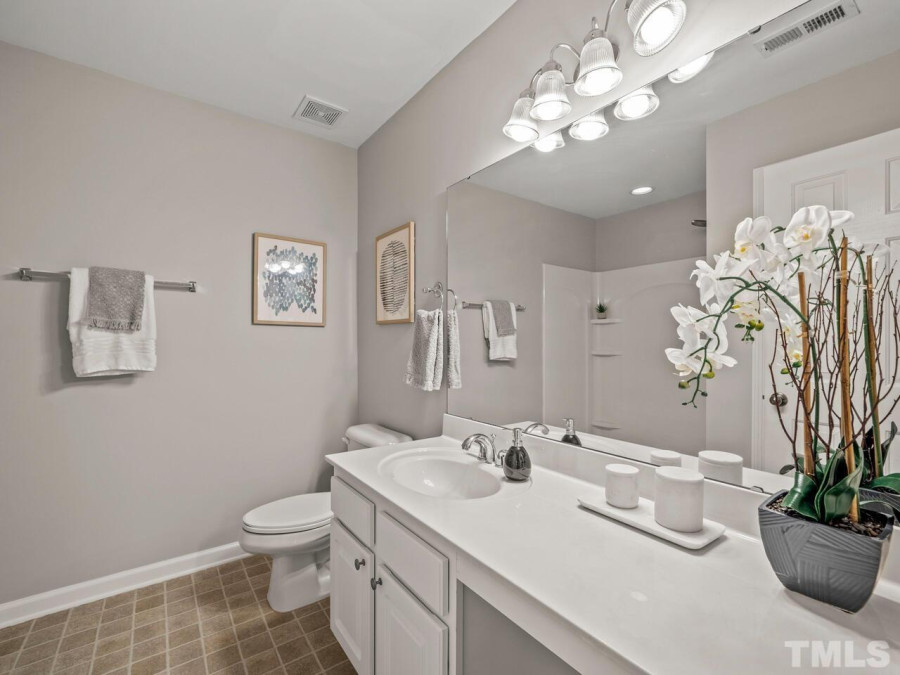 128 Solheim Ln Raleigh, NC 27603