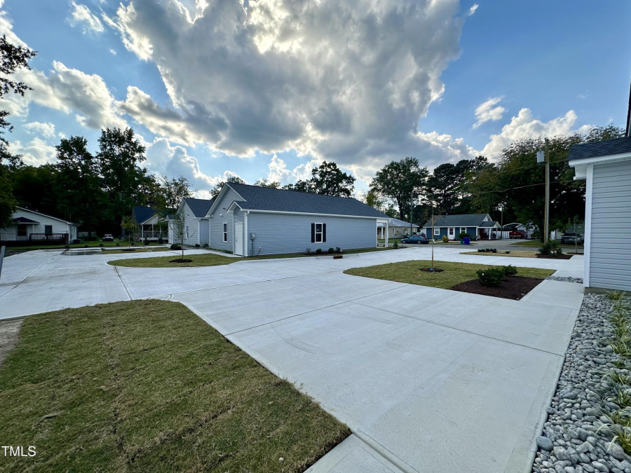 604 Johnston St Smithfield, NC 27577