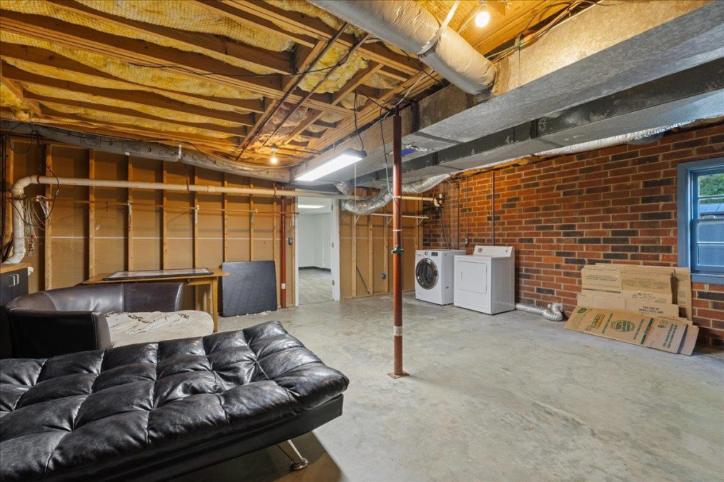 1312 Kilby Burlington, NC 27215