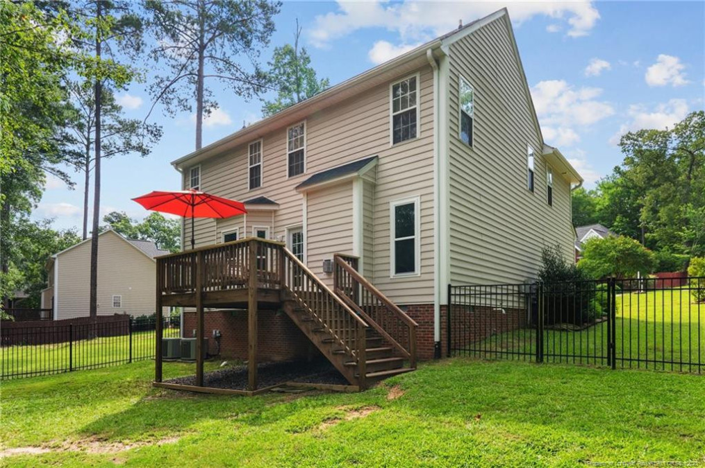 2013 Beachwood Sanford, NC 27330