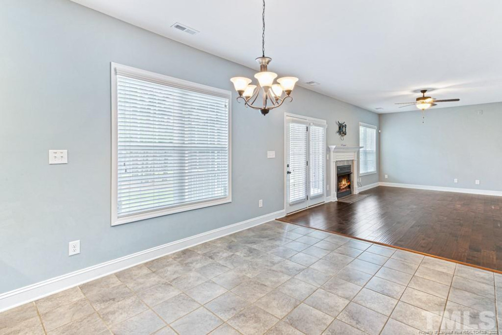 3817 Doon Valley Dr Fayetteville, NC 28306