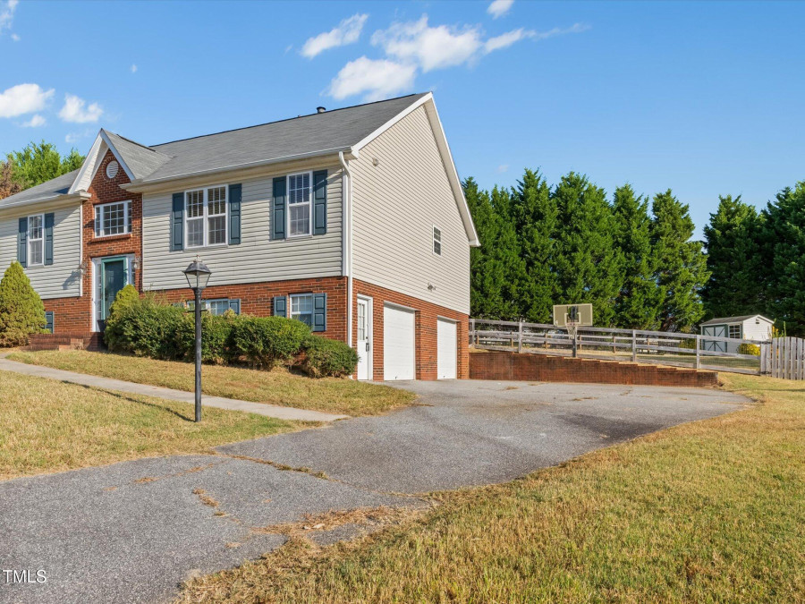 126 Mallard View Ct Winston Salem, NC 27127