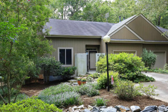 5 Tottenham Ln Chapel Hill, NC 27517