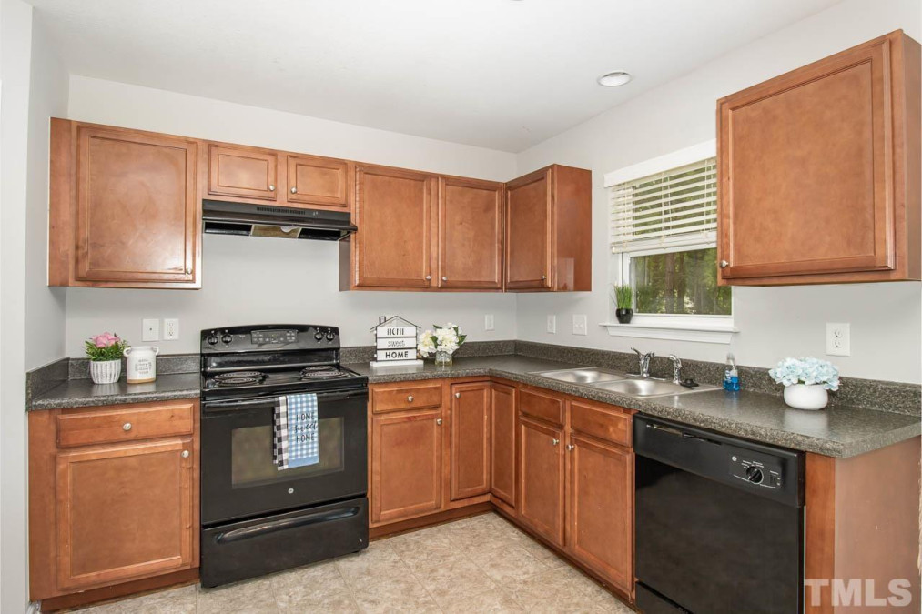 2732 Maybrook Crossing Dr, Raleigh, NC 27610 Raleigh Realty