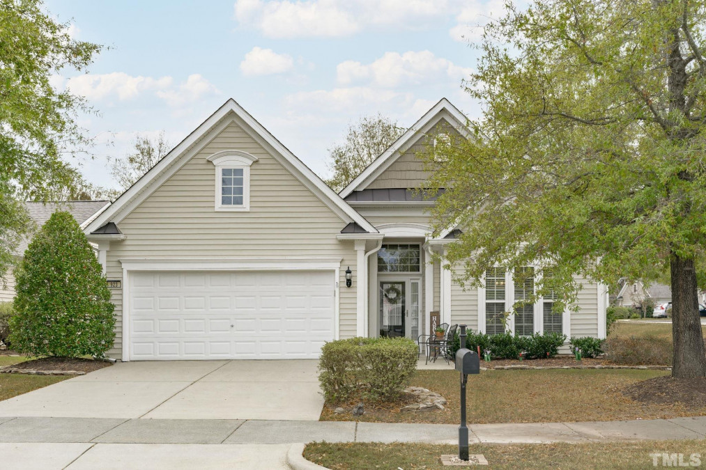 923 Peltier Dr, Cary, NC 27519 Raleigh Realty