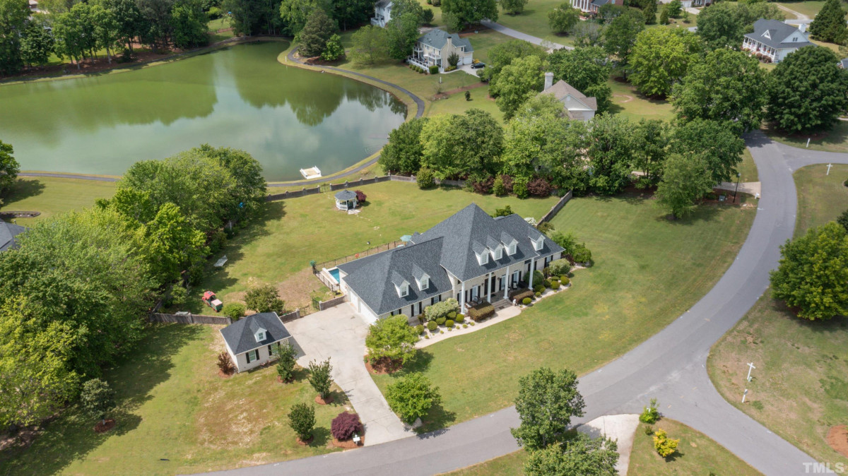 3500 Queen Ann Dr Clayton, NC 27527