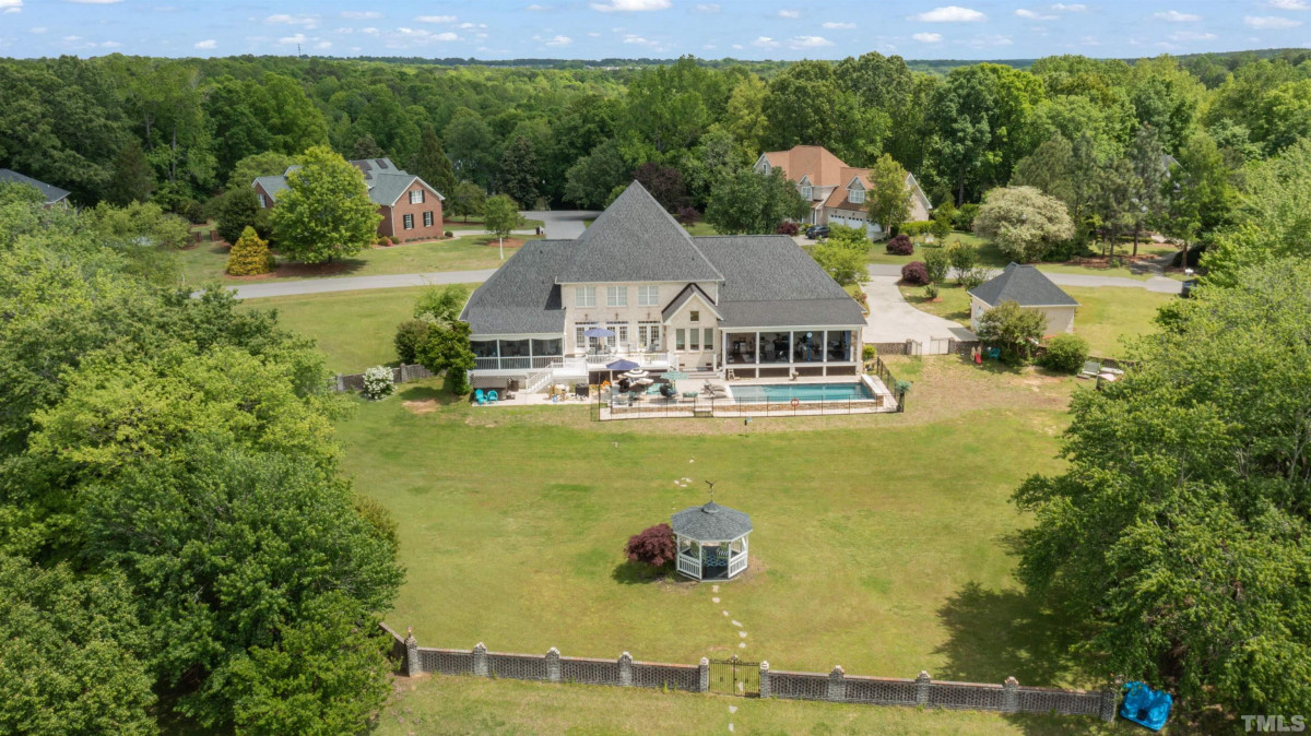 3500 Queen Ann Dr Clayton, NC 27527