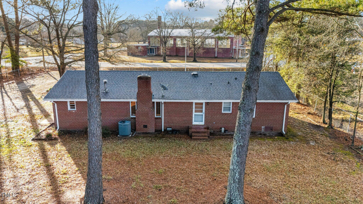 5413 Nc Highway 42 Elm City, NC 27822