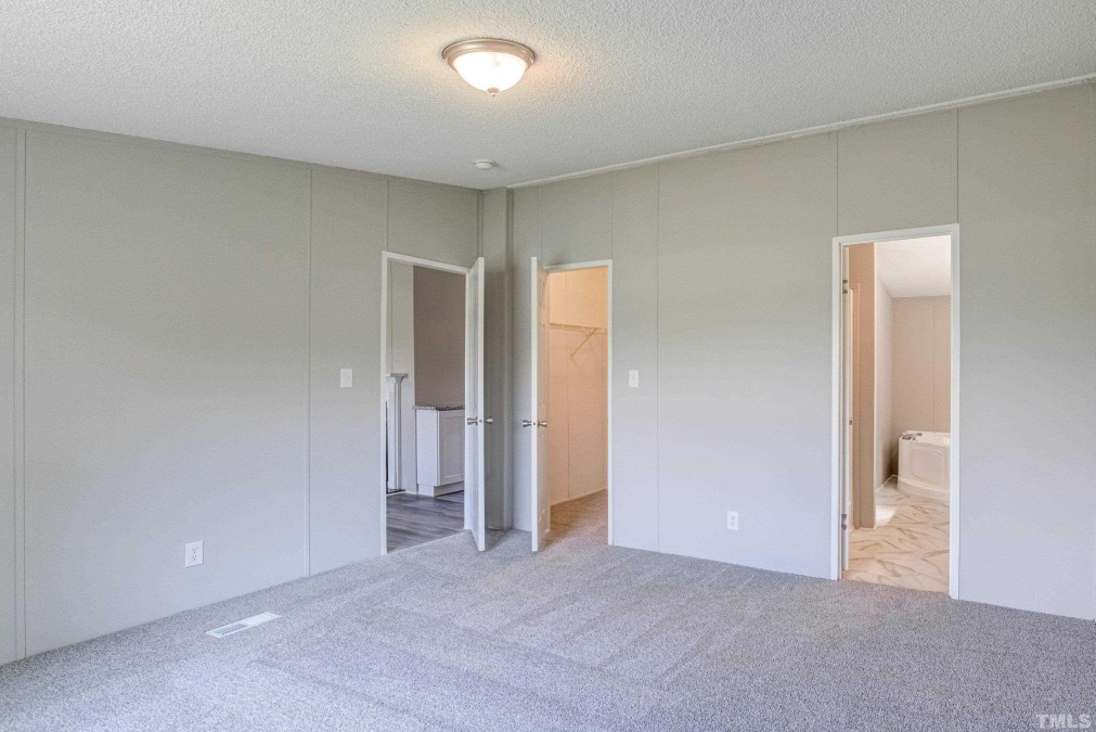 4039 Stricklands Crossroads Rd Four Oaks, NC 27524