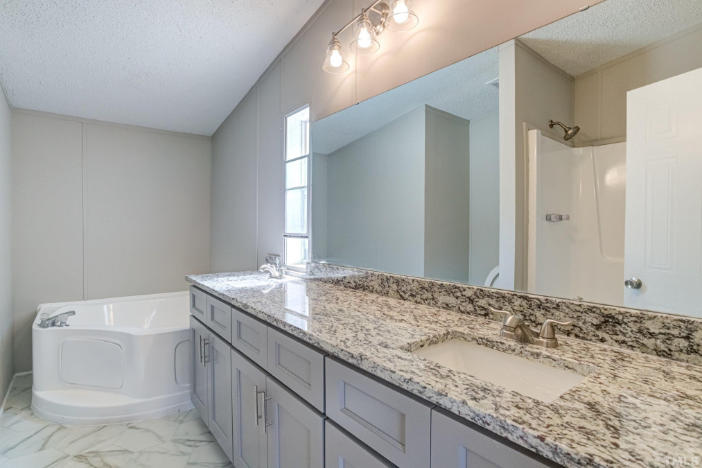 4039 Stricklands Crossroads Rd Four Oaks, NC 27524