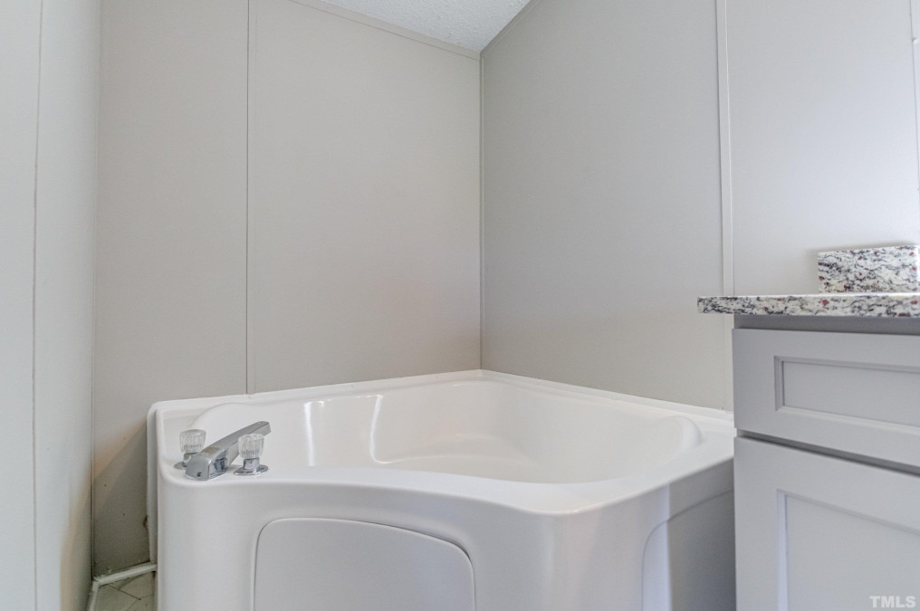 4039 Stricklands Crossroads Rd Four Oaks, NC 27524