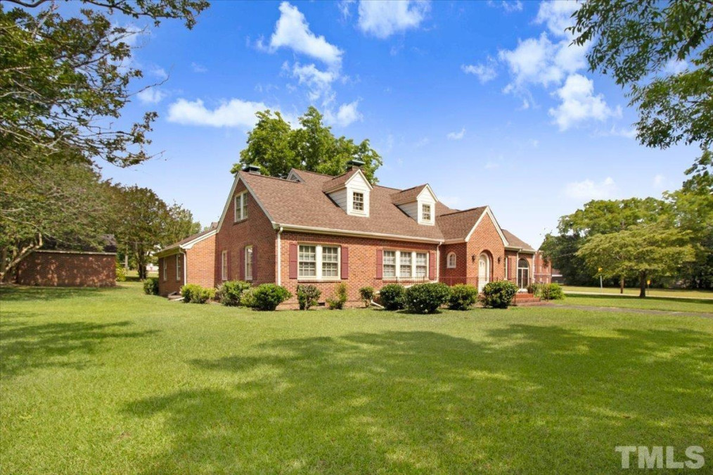 1200 9th St Lillington, NC 27546