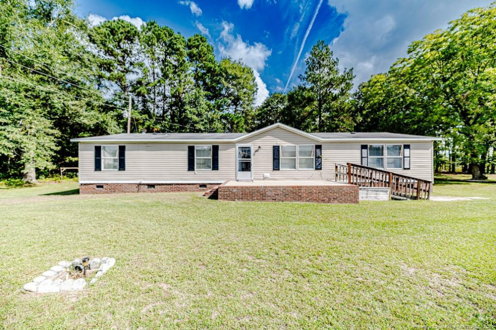 3293 Blue Springs Rd Red Springs, NC 28377