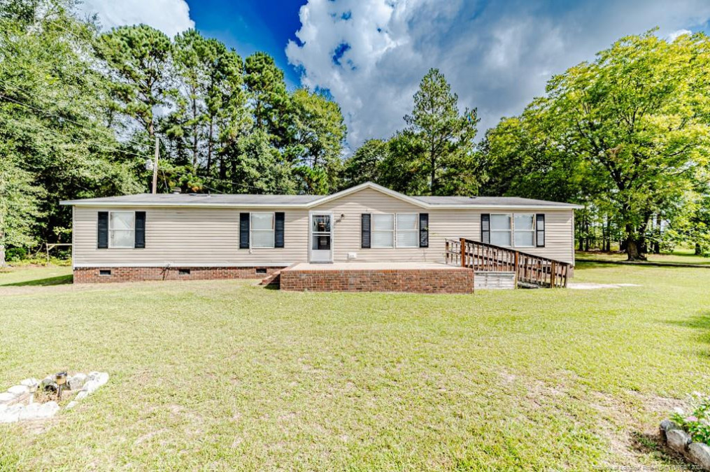 3293 Blue Springs Rd Red Springs, NC 28377