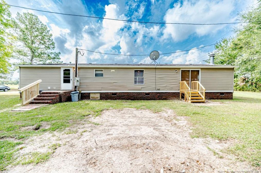 3293 Blue Springs Rd Red Springs, NC 28377