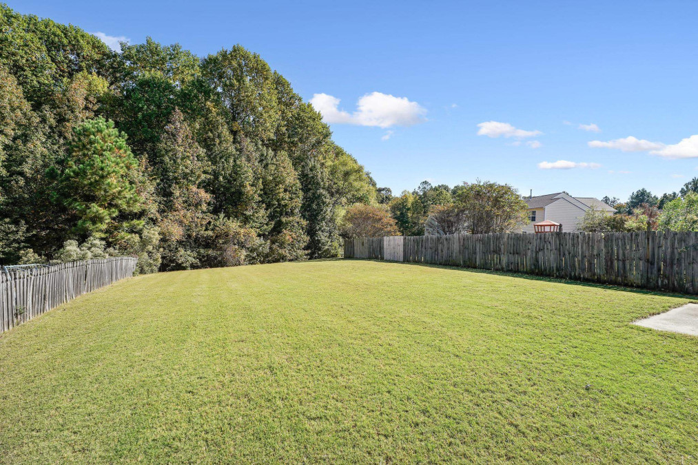 5141 Mabe Dr Holly Springs, NC 27540