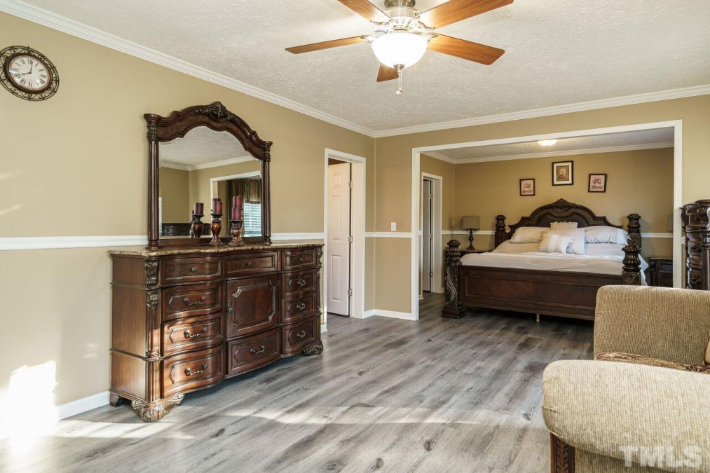 118 Circle G Ln Willow Springs, NC 27592