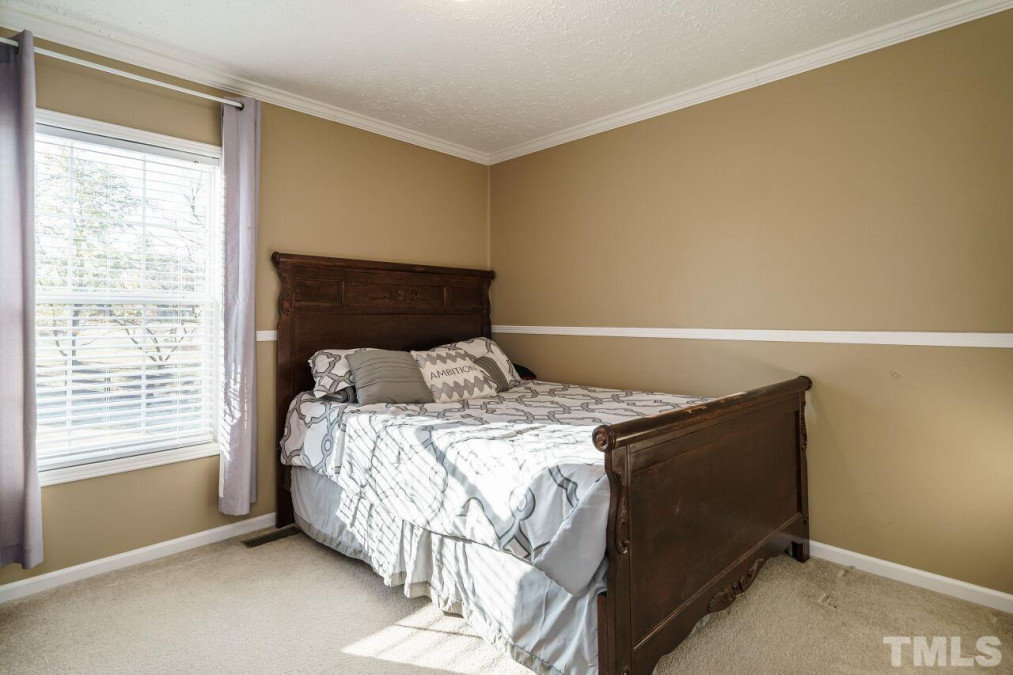 118 Circle G Ln Willow Springs, NC 27592