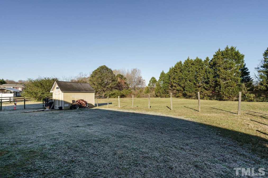 118 Circle G Ln Willow Springs, NC 27592