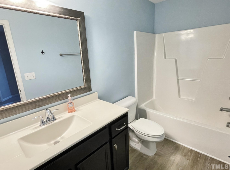 4674 Pooh Corner Dr Raleigh, NC 27616