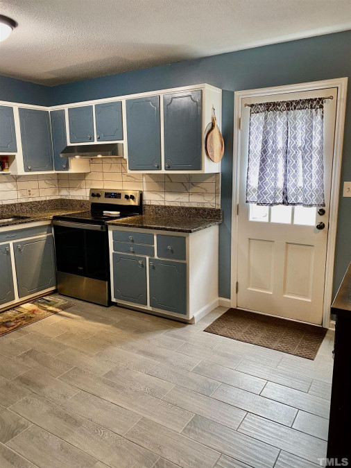 1002 Willow Dr Chapel Hill, NC 27514