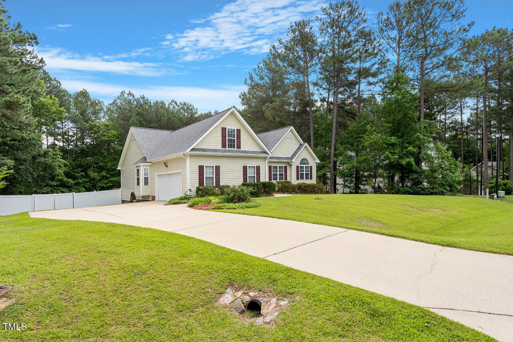 40 Cricketwood Ln Youngsville, NC 27596