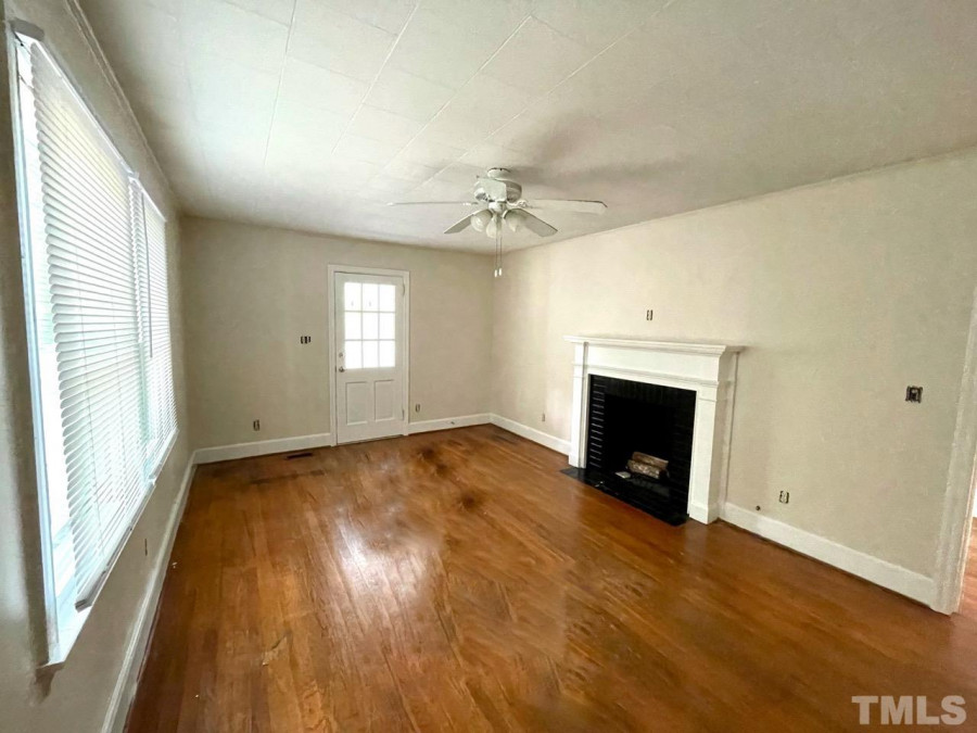 211 Colonial Dr, Burlington, NC 27215 Raleigh Realty