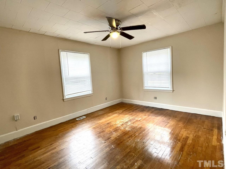 211 Colonial Dr, Burlington, NC 27215 Raleigh Realty