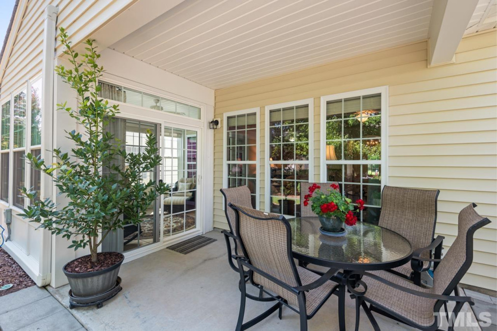 733 Eldridge Loop Cary, NC 27519