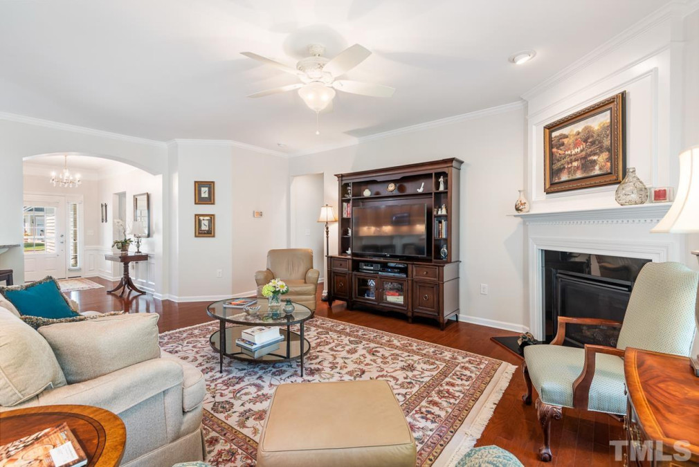 733 Eldridge Loop Cary, NC 27519