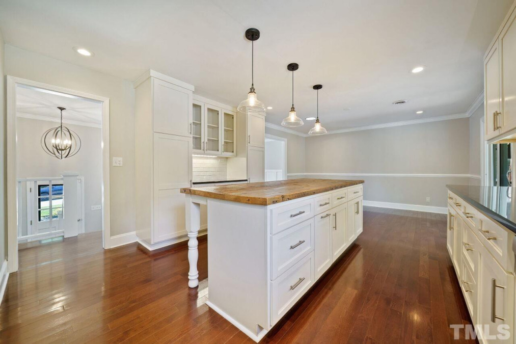 6301 Lewisand Cir Raleigh, NC 27615