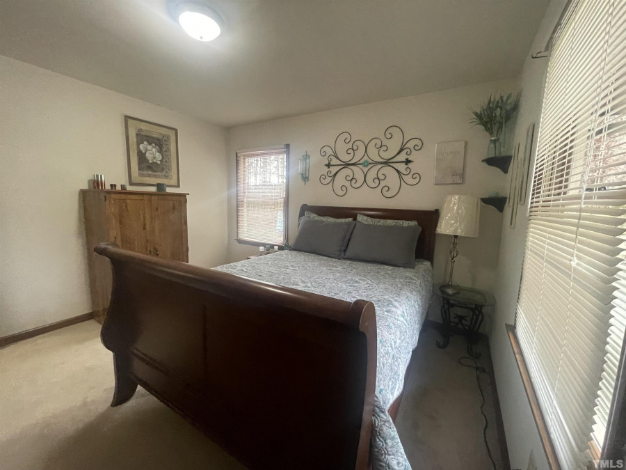 385 Rolling Acres Dr Youngsville, NC 27596