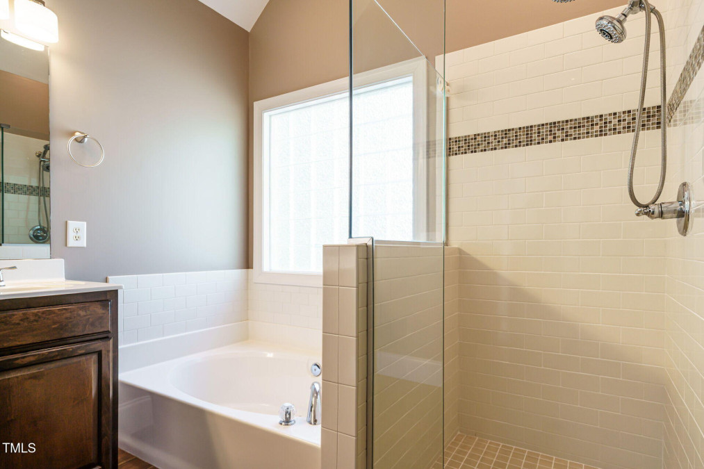 105 Kenmont Dr Holly Springs, NC 27540