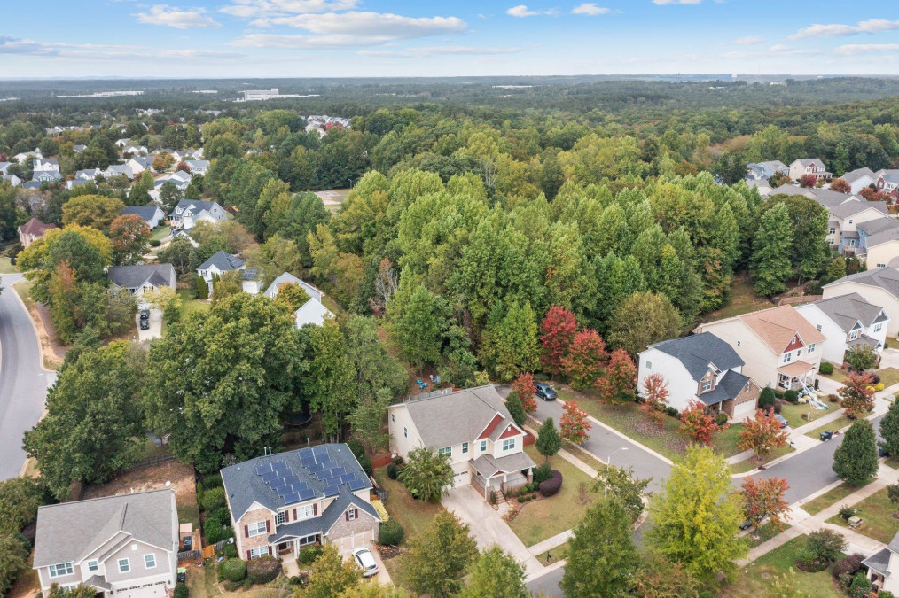 108 Shorehouse Way Holly Springs, NC 27540