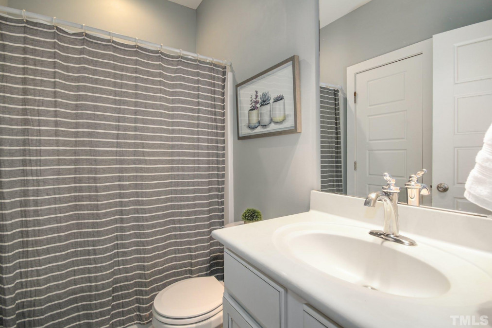 105 Pointe Park Cir Holly Springs, NC 27540