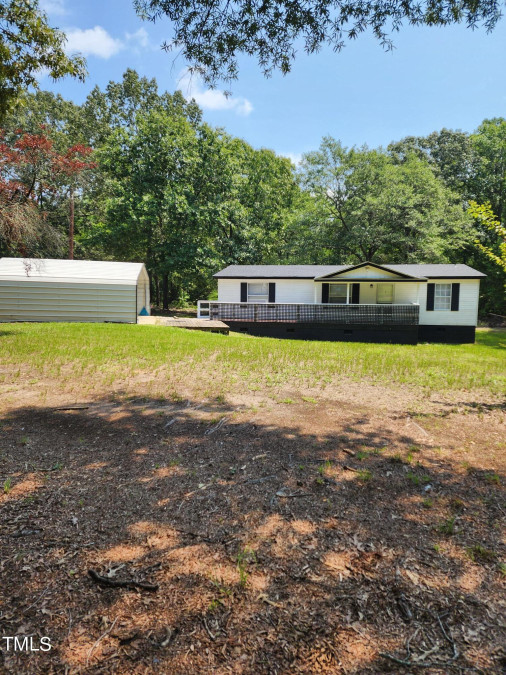 195 Hollow Dr Roanoke Rapids, NC 27870