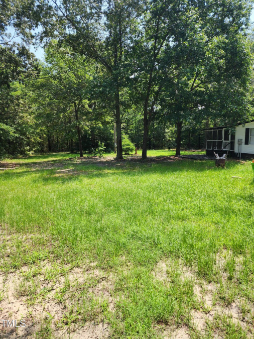 195 Hollow Dr Roanoke Rapids, NC 27870