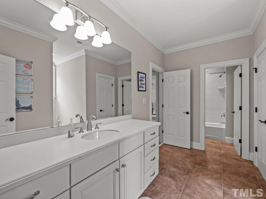11216 Jonas Ridge Ln Raleigh, NC 27613