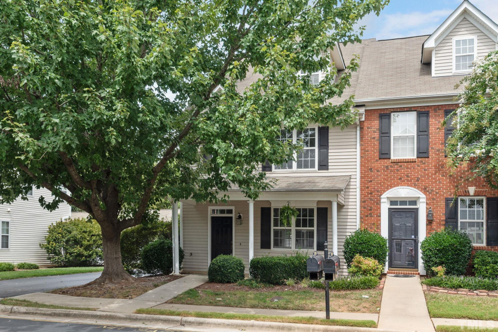 2631 Garden Knoll Ln Raleigh, NC 27614