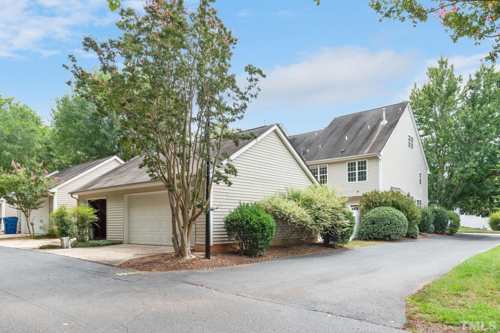 2631 Garden Knoll Ln Raleigh, NC 27614